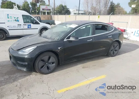 2018 Tesla Model 3 Long Range/Performance z USA, uszkodzony, nr VIN 5YJ3E1EB3JF178776